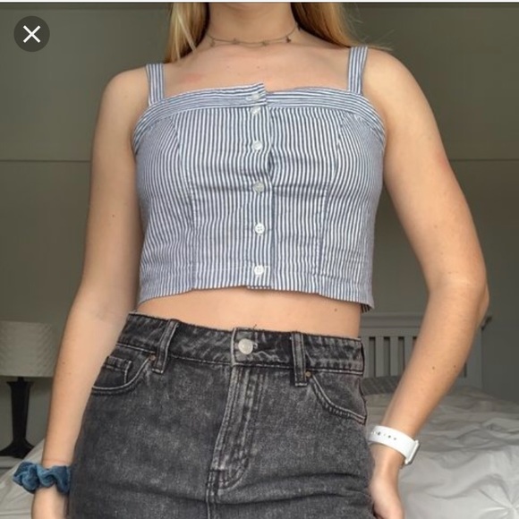 Brandy Melville Tops - Brandy Melville Astrid top!!